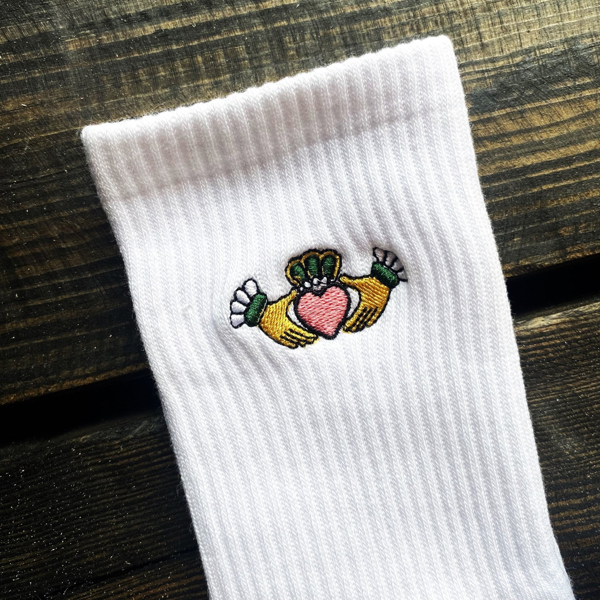 BORN & BRED Claddagh Socks - stoneandbeige