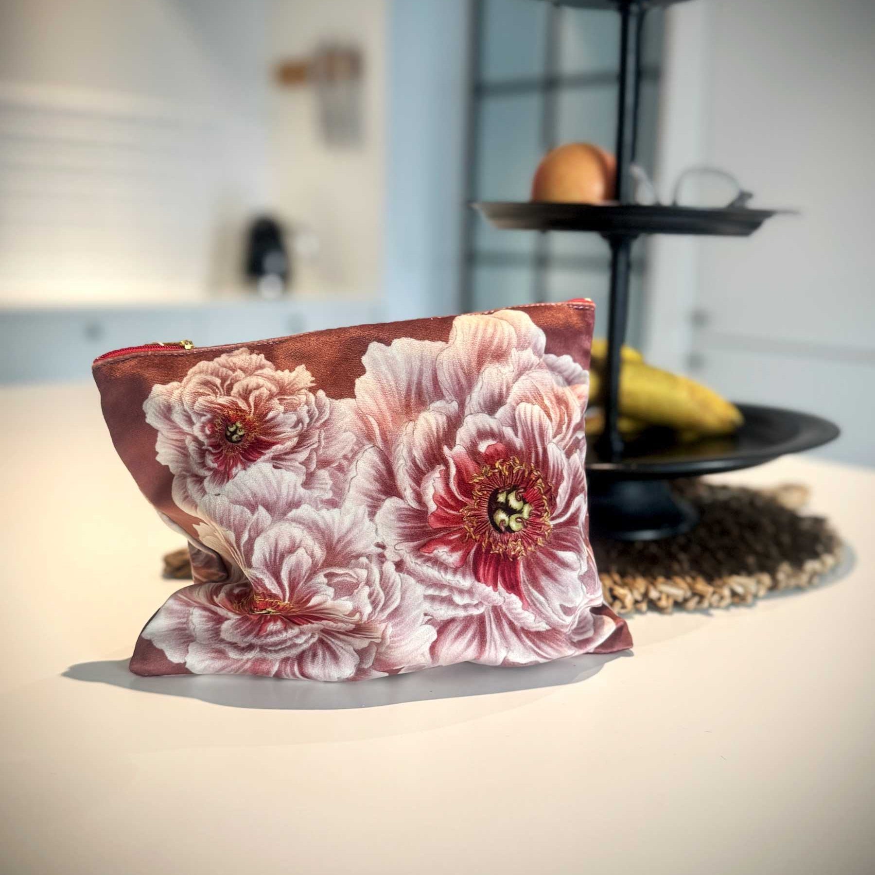 Velvet Peony Kiss Makeup Bag - stoneandbeigeVelvet Peony Kiss Makeup Bag