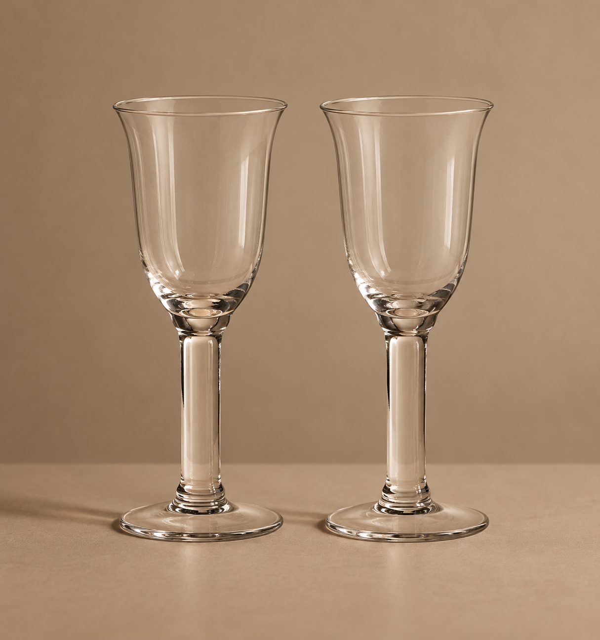Vintage-Inspired Clear Glass Goblets – Set of 2