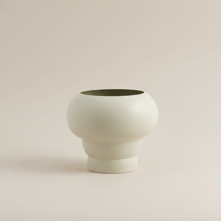 curved Iron Ivory Vase - stoneandbeige