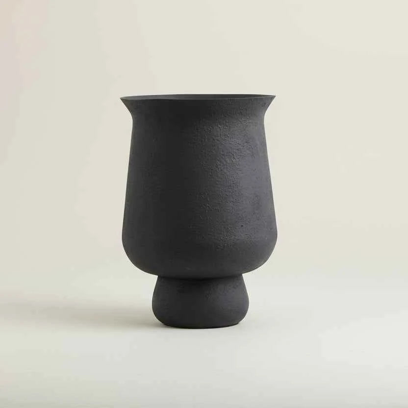 matt black plant pot Iron Sleek Matt Black Plant Pot